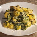 Pollo spinaci featured Njoki sa spanaćem i parmezanom (i još 2 sastojka)